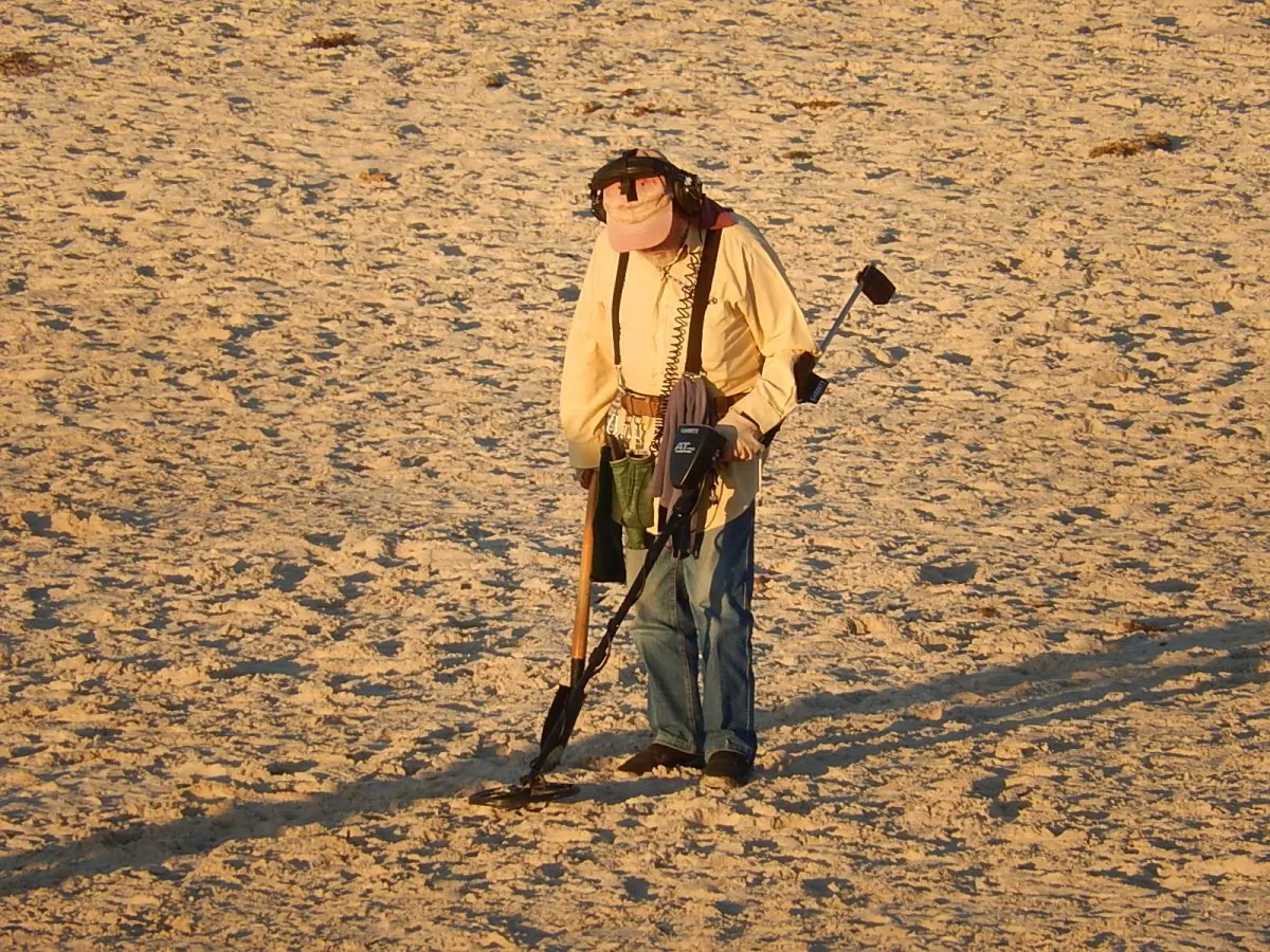 Treasure hunting. (Micheal Coghlan, CC BY)