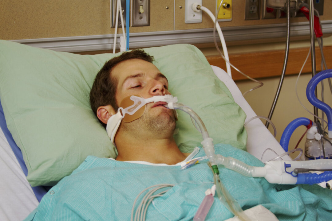 Pneumonia develops in approximately 20 percent of patients who receive prolonged medical ventilation in intensive care units (ICUs). When topical antibiotics are used, this rate increases to about 40 percent, according to a new study. (Trish233/iStock/Thinkstock)