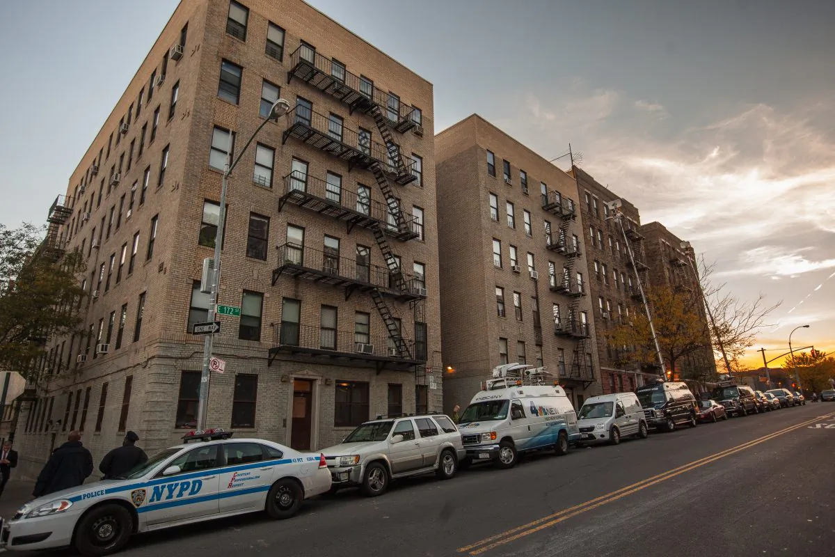 Della Brown's apartment building in the Bronx, New York, Oct. 27, 2014. A boy with suspected, and later refuted, Ebola infection lives in the building. (Petr Svab/The Epoch Times)