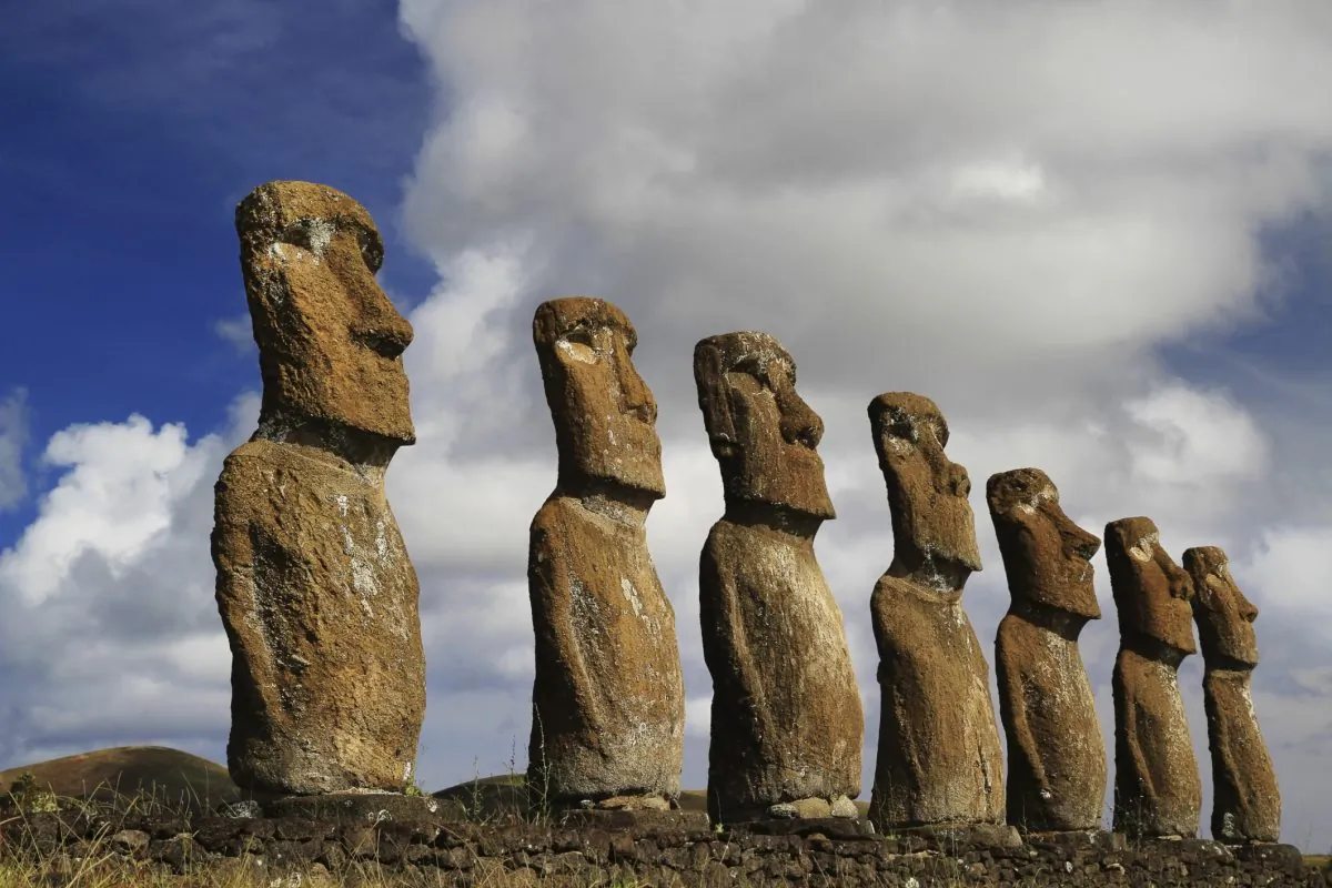 View of seven Ahu Akivi Moai. (gydyt0jas/iStock/Thinkstock)