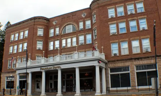 Legends Steakhouse at the Franklin Hotel