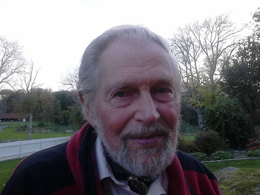 Varberg, Sweden: Rolf Gustavsson, 83, Workshop Owner: I think that it seems hopeless and that the UN should deal with this and stop this violence. My opinion is that people should get along and stop fighting.