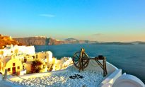 Unique Luxury Getaways in Santorini