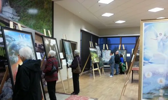 Alberta Town Applauds International Art Exhibit