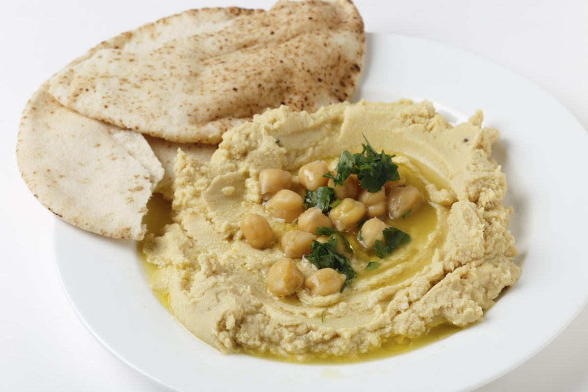 Lebanese Hummus Bi Tahini (PaulCowan/iStock/Thinkstock)