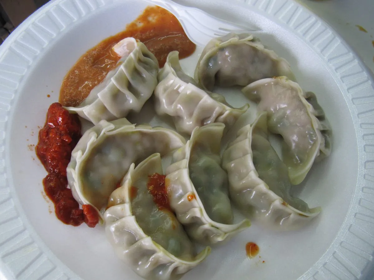 Momos at Tawa. (Jeffrey Tastes)