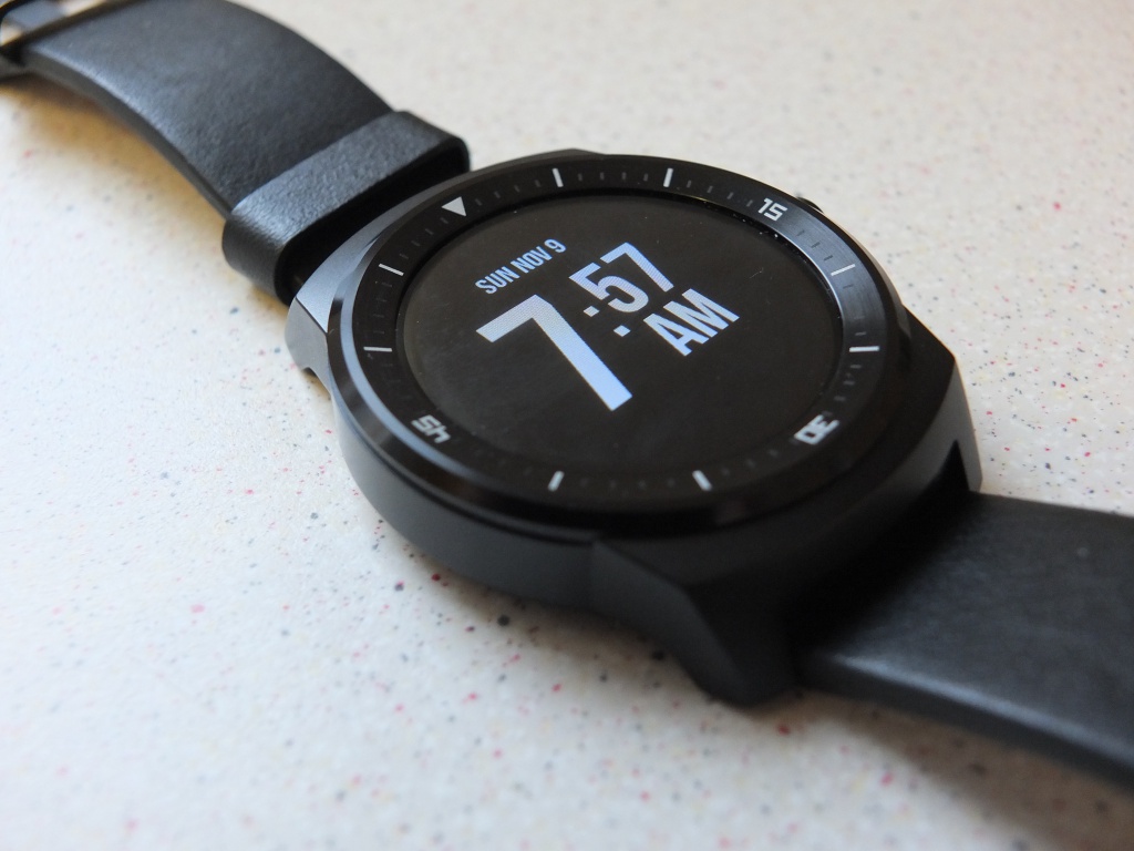 Let's Take a Closer Look at the LG G Watch R (Video) | The Epoch Times