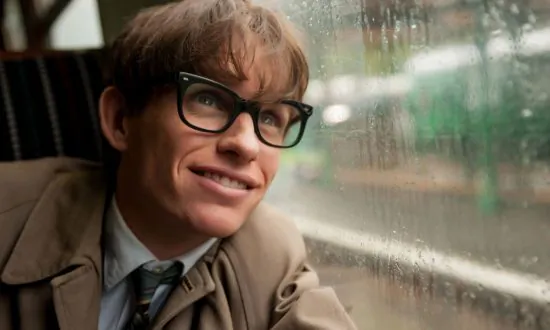 Eddie Redmayne on the Difficulty of Portraying World Renowned Physicist Stephen Hawking