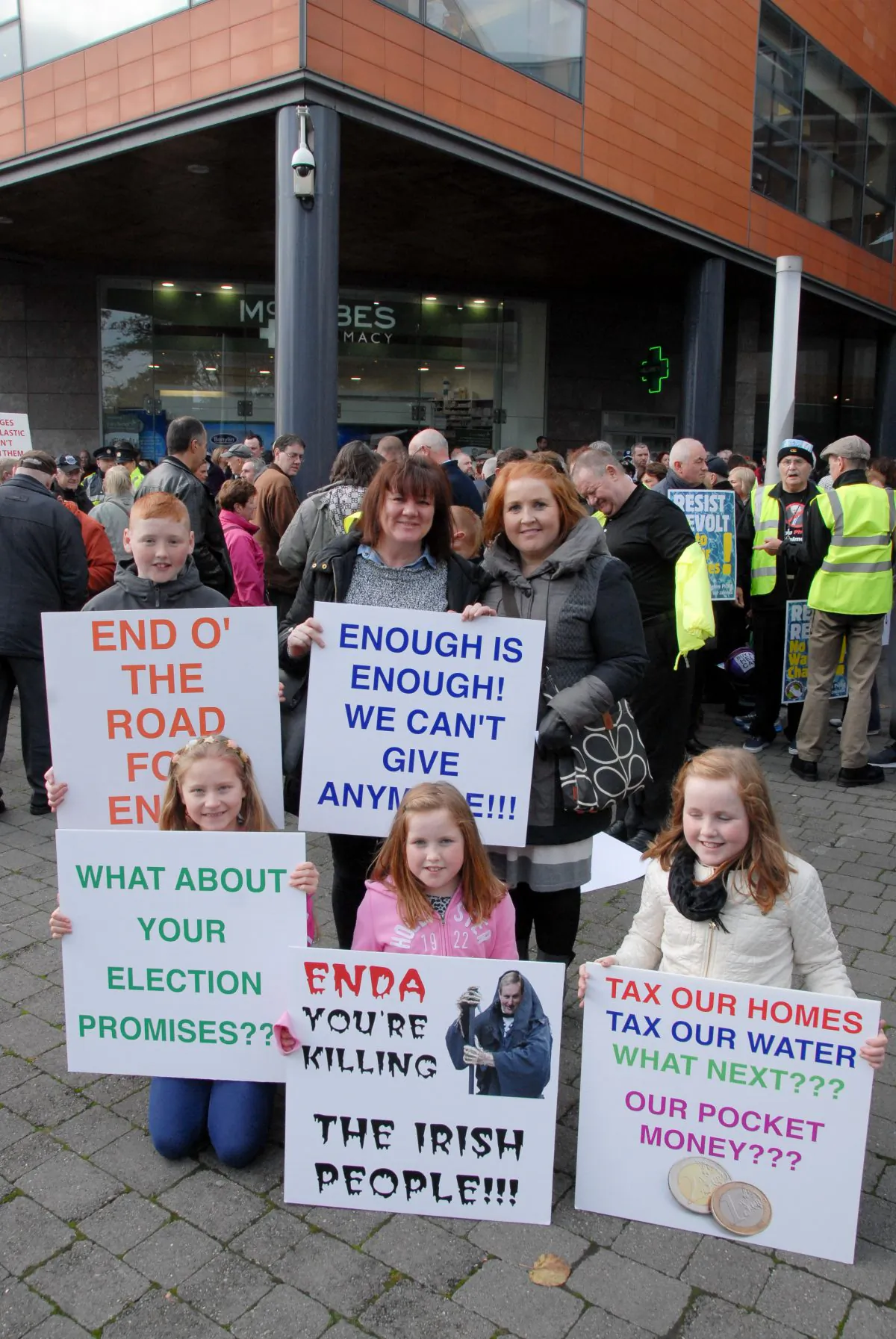 Various images of water protest in Swords Dublin Ireland. (Martin Murphy/The Epoch Times)