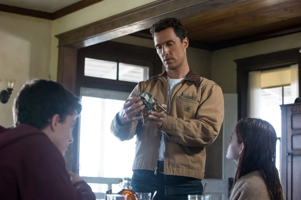 (L–R) Timothée Chalamet, Matthew McConaughey, and Mackenzie Foy in "Interstellar." (Paramount Pictures and Warner Brothers Entertainment)