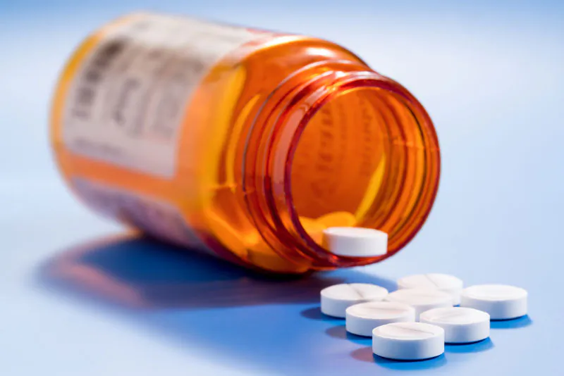 Will stricter controls on painkillers curb abuse and addiction? (Shutterstock*)