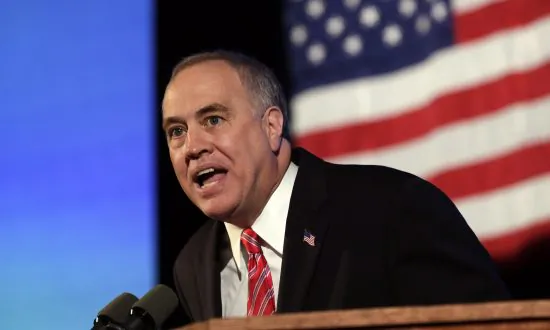 NY Comptroller DiNapoli Eyes Municipal Finances, Contractor Use