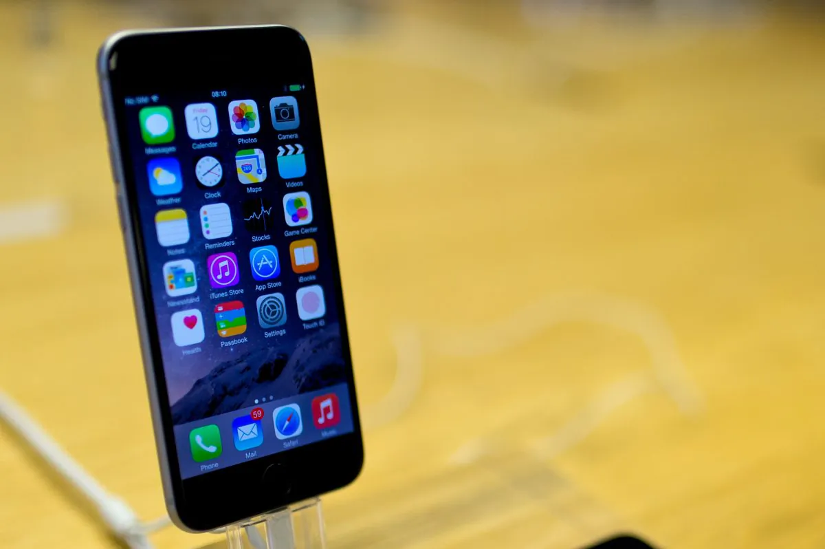 A general view of the iPhone 6 at Apple's Covent Garden store launch on September 19, 2014 in London, England. (Ben A. Pruchnie/Getty Images)