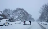 Early Winter Pummels Much of Country, Strands Cars