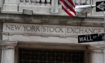 Wall Street Stocks Drop Ahead of Latest Fed News