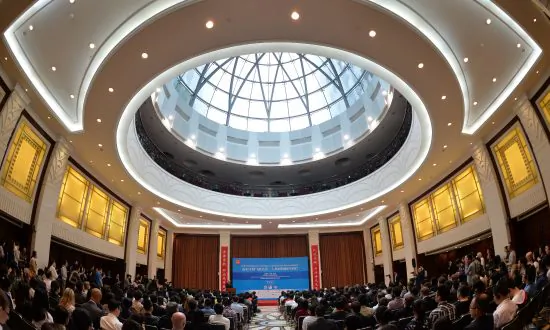At Shanghai’s Fudan University, 15 Senior Staff Investigated in Anti-Corruption Drive