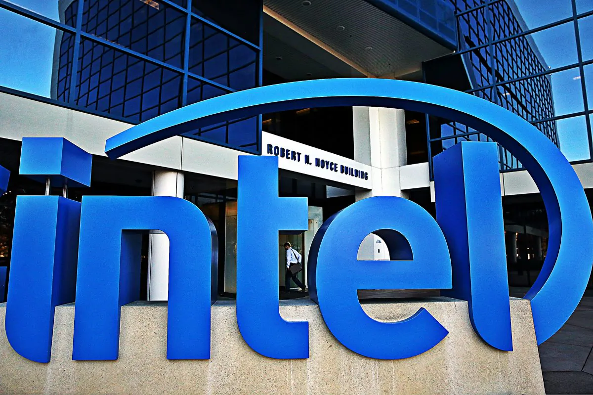The Intel logo is displayed outside of the Intel headquarters on Jan.16, 2014 in Santa Clara, Calif. ( Justin Sullivan/Getty Images)
