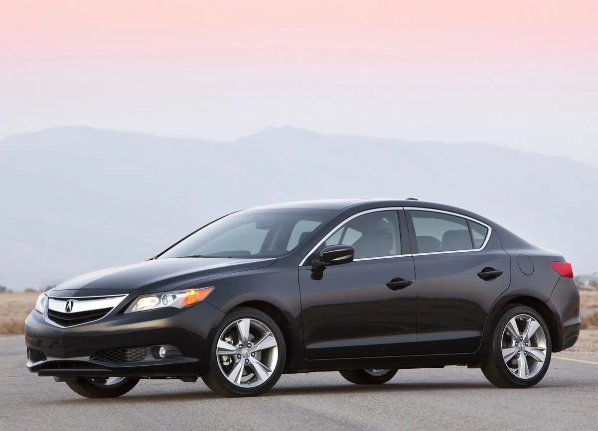2015 Acura ILX (Courtesy of NetCarShow.com)