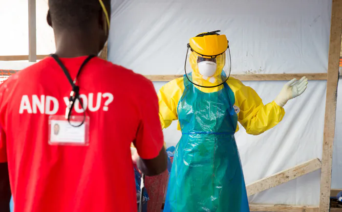 Activities of Emergency for the care of people with Ebola in Lakka, Sierra Leone. (emergency.it)