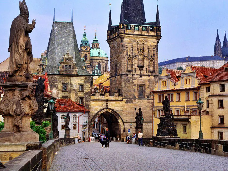 (E Travel Blog)