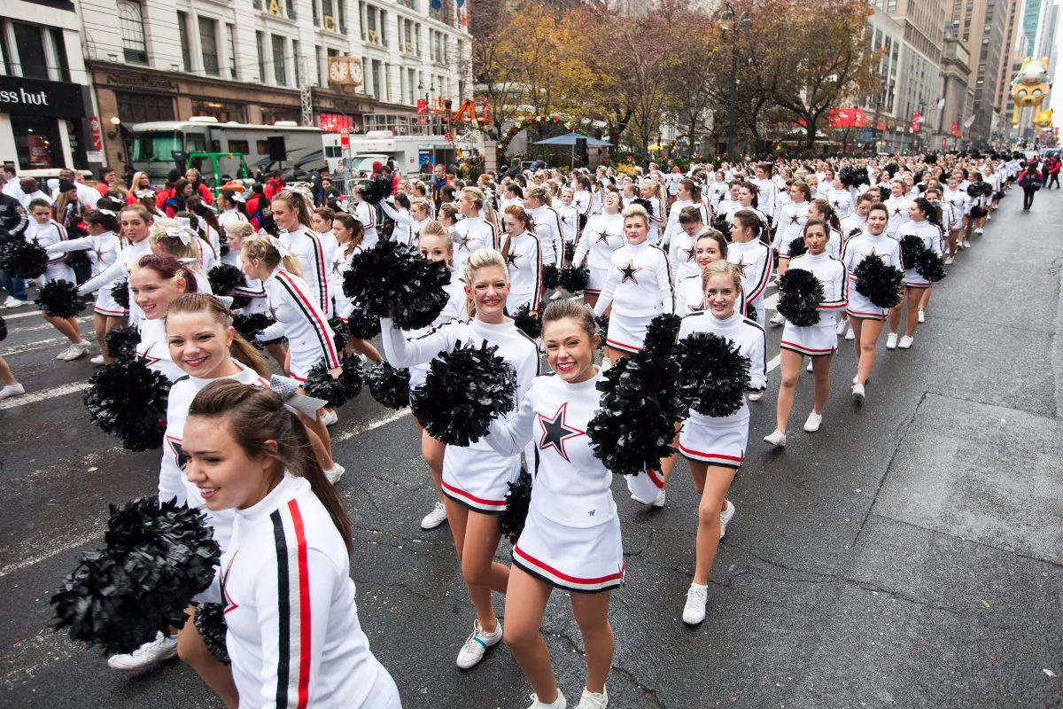 The 88th Macy’s Thanksgiving Day Parade takes place on Central Park West and Sixth Avenue in Manhattan, New York, on Nov. 27, 2014. (Samira Bouaou/Epoch Times)