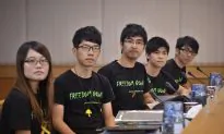 After Police Clearing, Hong Kong Student Group Proposes Escalating Protests
