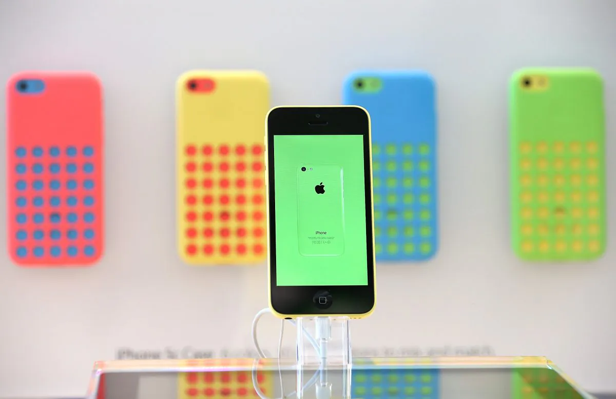 The new Apple iPhone 5C is displayed at an Apple Store on Sept. 20, 2013 in Palo Alto, Calif. (Justin Sullivan/Getty Images) 