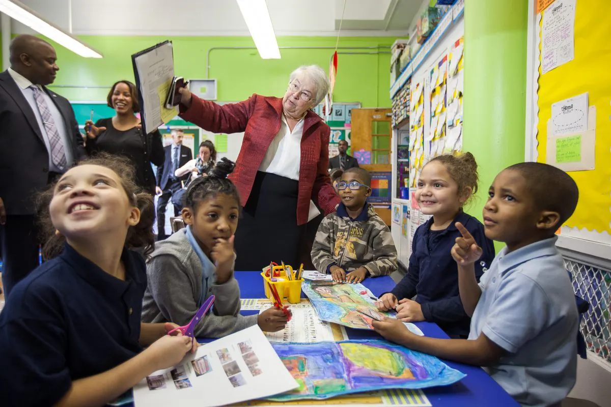New York City Education Department Chancellor Carmen Fariña visits second grade social studies class at P.S. 15 Roberto Clemente Elementary School on the Lower East Side of Manhattan, N.Y., on Dec. 1, 2014. P.S. 15 is one of 300 city schools on the state list of struggling schools. (Petr Svab/Epoch Times)