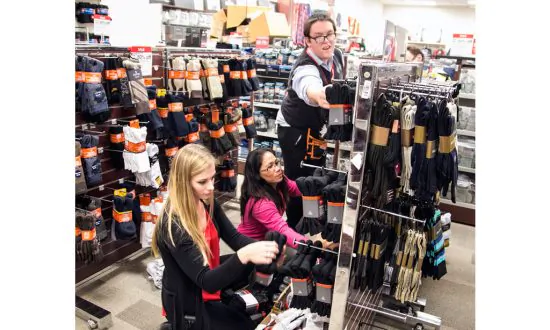 US Services Firms Growing More Quickly