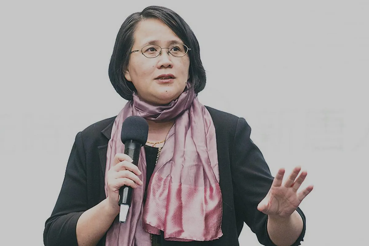Guo Jun, branch manager of HK Epoch Times gives a speech at a conference in Taiwan in November 2014, she says as an independent media with integrity and truthfulness in reporting Epoch Times is the only window into the real China. (Chen Bo-Chou/Epoch Times)