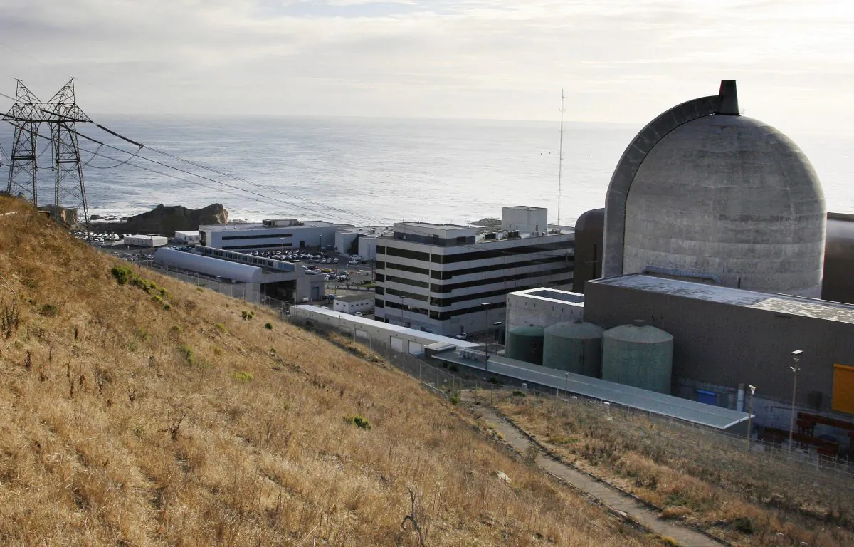 FILE - This Nov. 3, 2008, file photo, shows one of Pacific Gas and Electric's Diablo Canyon Power Plant's nuclear reactors in Avila Beach on California's central coast. With several faults nearby, federal regulators need to reassess seismic standards at California's last operating nuclear power plant and determine if earthquake risks are properly accounted for in its structural strength, a former Calif., state senator says. In testimony to be submitted Wednesday, Dec. 3, 2014 to a Senate panel, Sam Blakeslee argues that the public safety requires closer scrutiny of Diablo Canyon’s twin reactors, which are located on a seaside bluff midway between Los Angeles and San Francisco. (AP Photo/Michael A. Mariant, File)