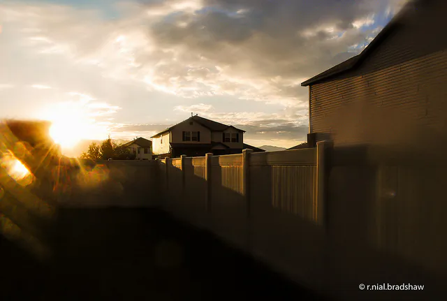 Sunrise in suburb (r. nial bradshaw, CC BY 2.0)