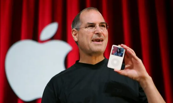 Steve Jobs’ Video Testimony Transfixes Courtroom