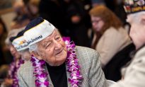 Pearl Harbor Anniversary: 93-Year-Old Veteran Inspires