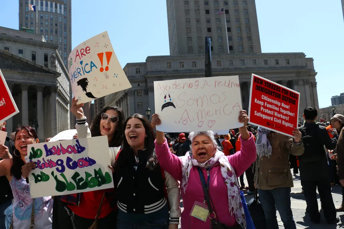 New York City supporters of immigration reform at a rally in Foley Square, Manhattan, N.Y., on April 10, 2014, the National Day of Action for Immigration Reform. Mayor Bill de Blasio is hosting 20 mayors from across the country to discuss how to implement President Barack Obama's relief programs for undocumented immigrants that were announced in November. (Allen Xie/Epoch Times Staff)