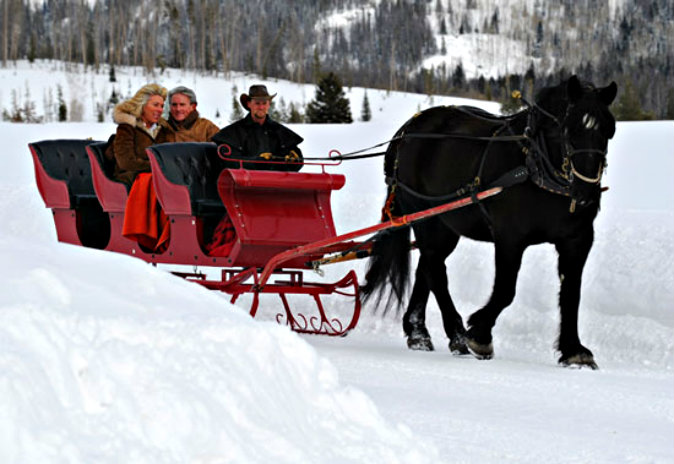 Enjoying a sleigh ride (Colorado Dude & Guest Ranch Association)