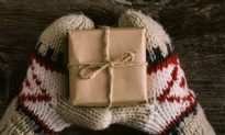 8 Great Holistic Gift Ideas