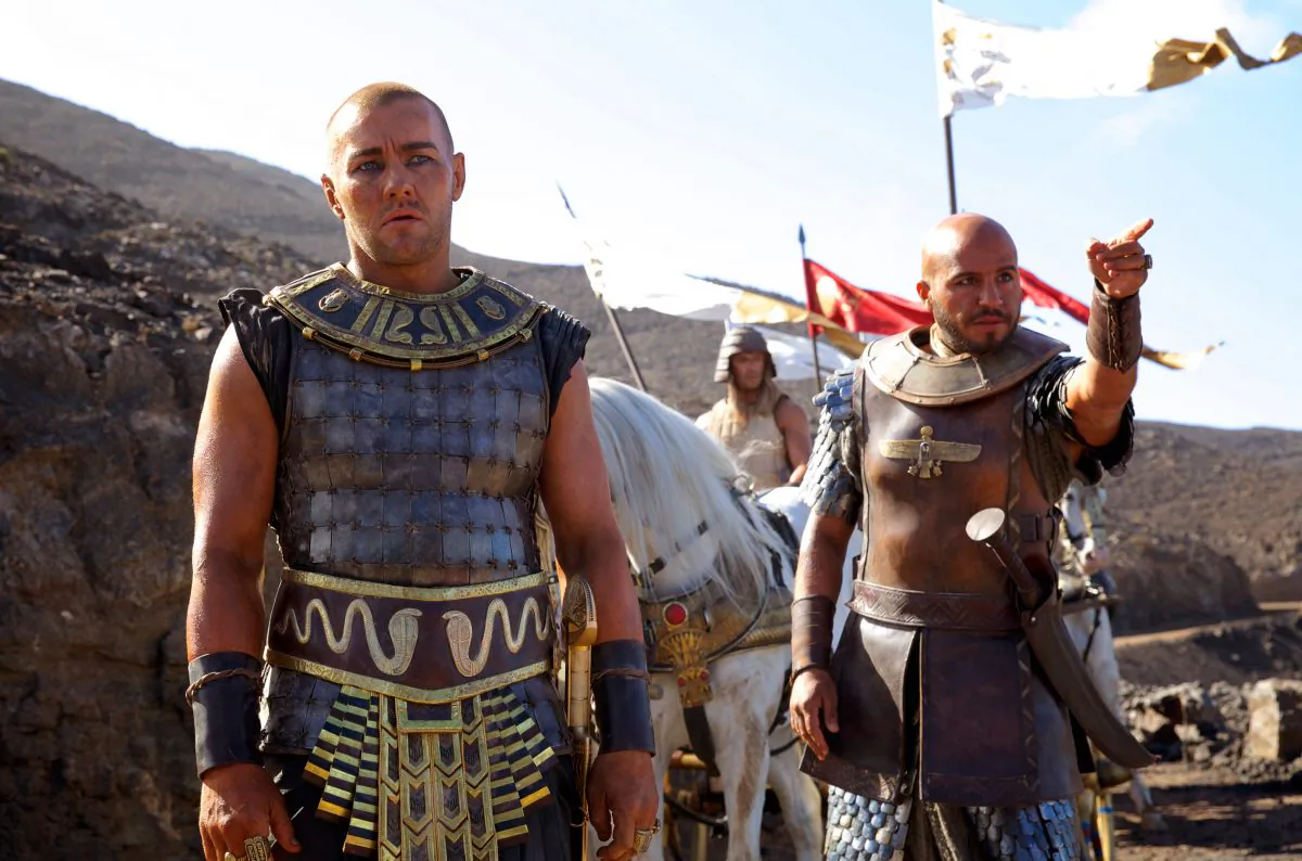 Joel Edgerton (L) and Dar Salim in a scene from "Exodus: Gods and Kings." (AP Photo/20th Century Fox, Kerry Brown)