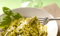 How to Cook Spaghetti Squash (And Why)