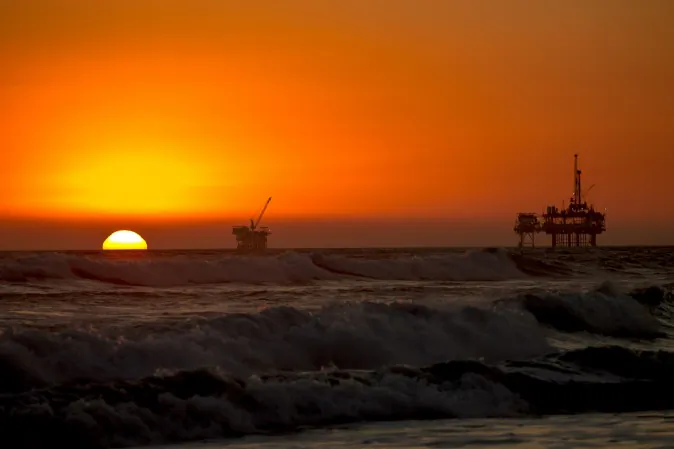 (Sunset and Oil Rig, CC BY 2.0)