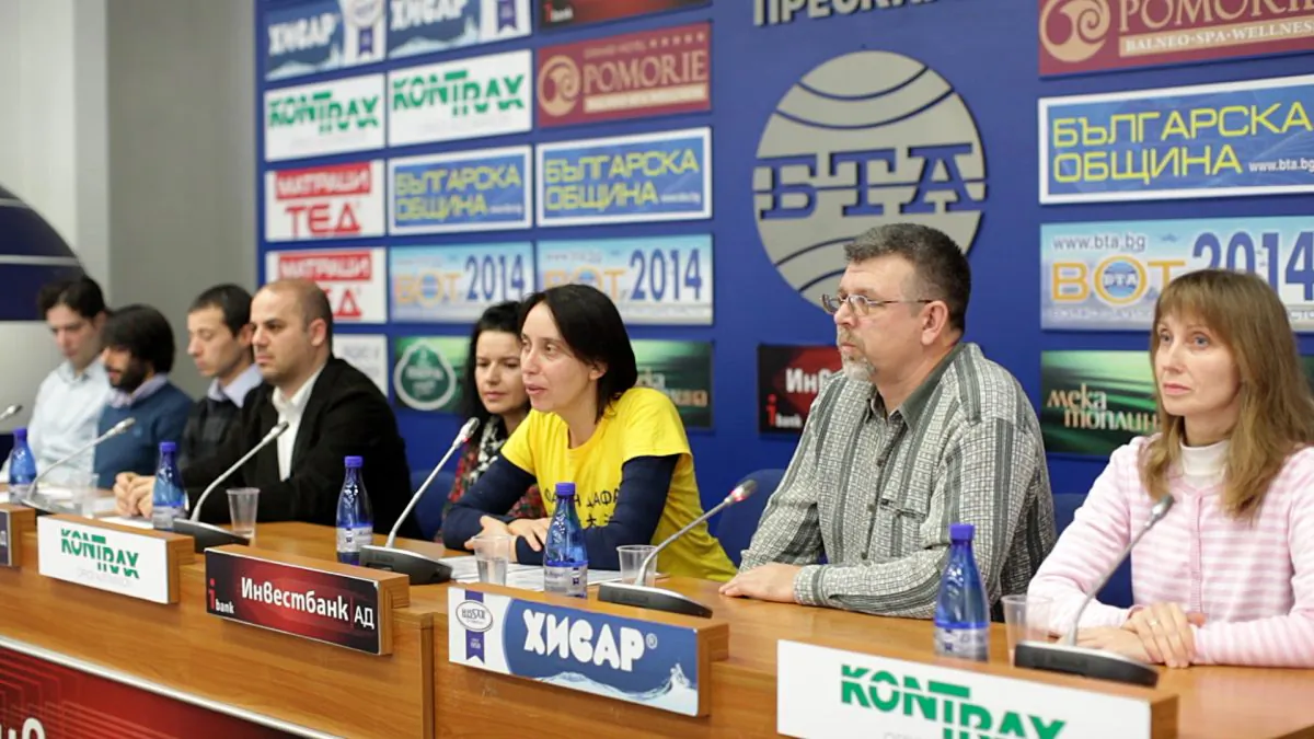 Bulgarian practitioners of Falun Gong speak during a press conference at the Bulgarian Telegraph Agency Pressclub in Sofia, Bulgaria, on Dec. 18, 2014. They revealed facts about their illegal detention in Serbia and shared that after being held for three days in a Serbian arrest, they feel that the persecution ongoing in China is not as far away as they thought. (NTD Television)