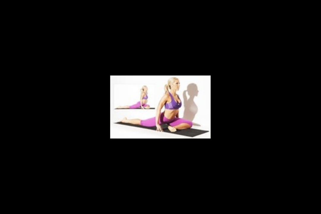 Eka Pada Rajakapotasana (Pigeon pose). (Benjamin Chasteen/Epoch Times)