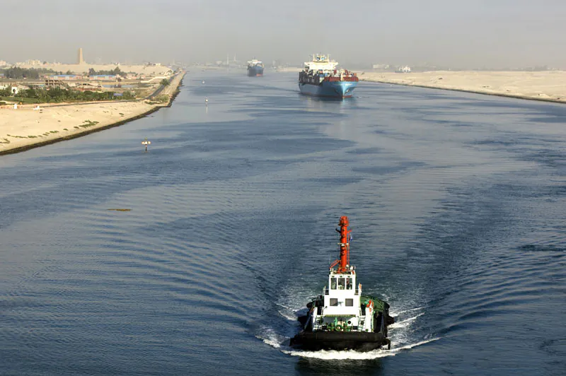 Ships passing through the Suez Cana. (Shutterstock*)