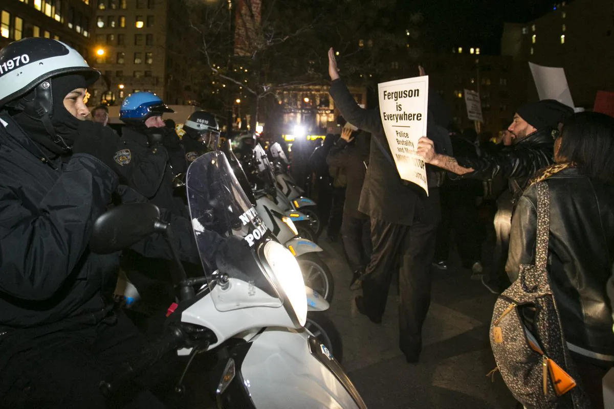 Protesters march in Manhattan on Dec. 4, 2014. (Samira Bouaou/Epoch Times)