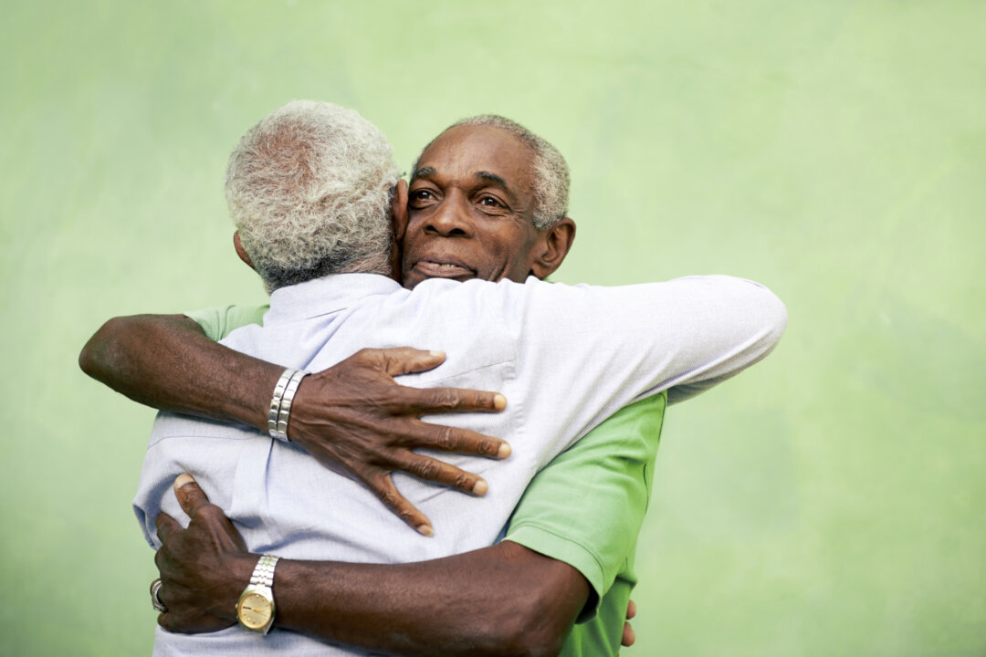A new study at Carnegie Mellon University found that people who hugged more were better able to fight off infection. (diego cervo/iStock/Thinkstock)
