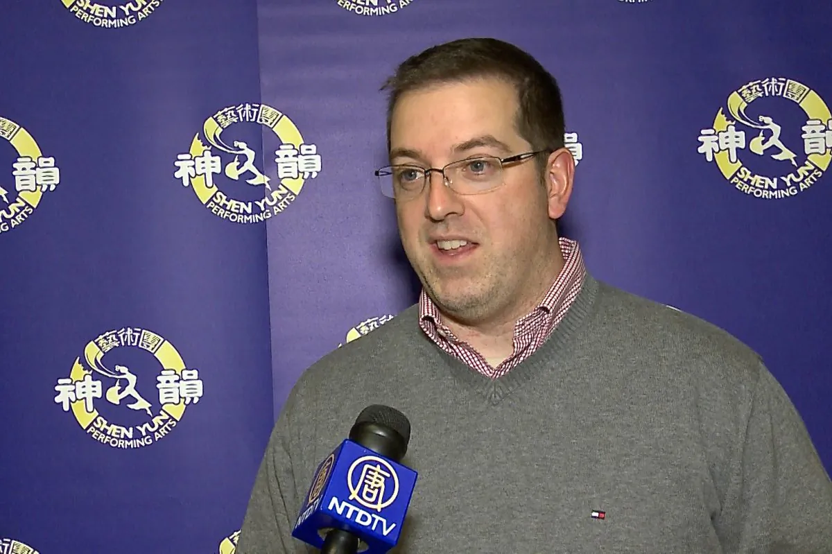 Cam Guthrie, the mayor of Guelph, shares his enthusiasm for Chinese classical dance after discovering the performing artat Centre in the Square theatre in Kitchener Monday night when Shen Yun Performing Arts took to the stage. (NTD Television)