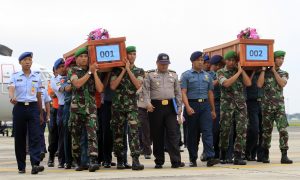 Missing Plane Found Soon? Rescuers Say 'Two Big Objects' Discovered; AirAsia Flight QZ-8501 Bodies Located