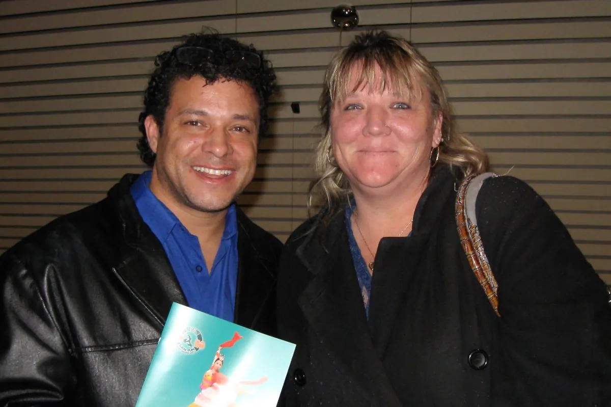 Canadian entertainer Shon Carroll and his wife Tammy appreciated the depth of Chinese culture presented by Shen Yun Performing Arts, Tuesday, Nov. 30, 2014 at Kitchener's Centre In The Square theatre. (Quincy Yu/Epoch Times) 