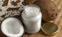 Your Guide to At-home Coconut Oil Beauty Products