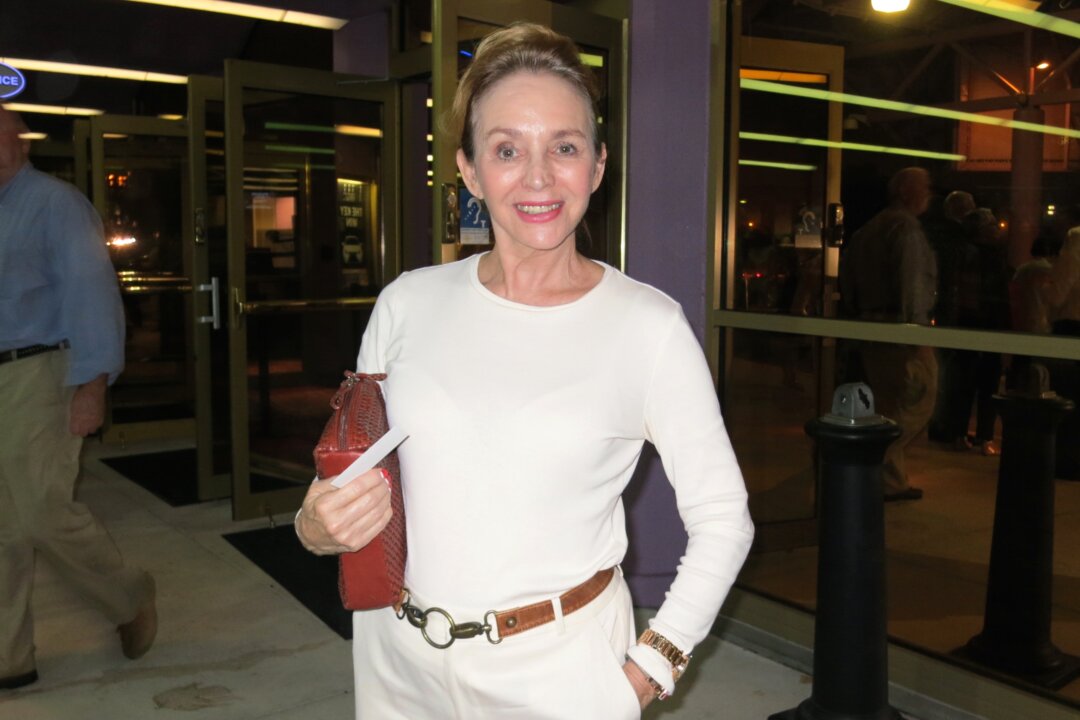 Gayle Foshee saw Shen Yun Performing Arts with friends at the Van Wezel Performing Arts Hall on Dec 29, 2014. (Sally Sun/Epoch Times)